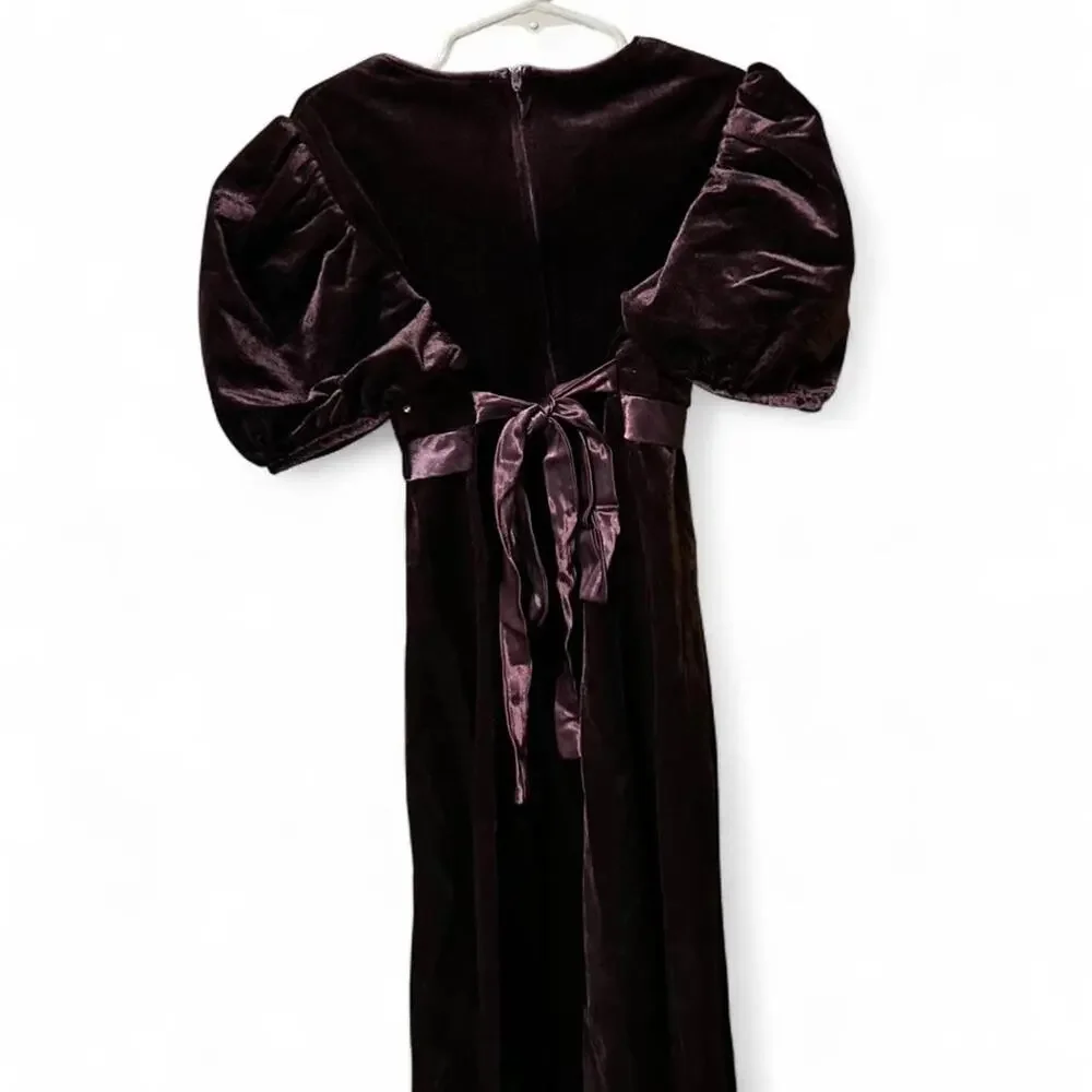 Size 10 girls 90s purple velvet girls holiday dress w faux pearl bead details